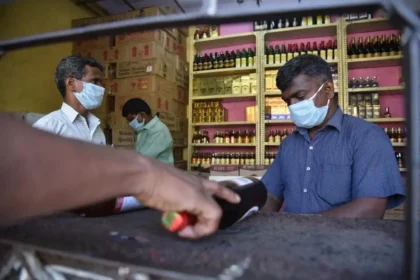 டாஸ்மாக் கடை ஊழியர்களுக்கு பண்டிகை முன்பணம் வழங்கும் தமிழக வெற்றி கழக அரசு