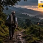 காட்டுக்குள் நடந்து செல்லும் ஆசிரியர்
