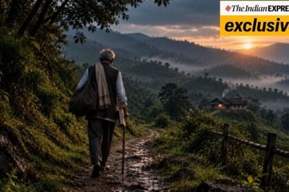 காட்டுக்குள் நடந்து செல்லும் ஆசிரியர்