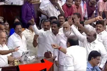 சட்டப்பேரவையில் அமளியில் ஈடுபட்ட திமுக உறுப்பினர்கள்