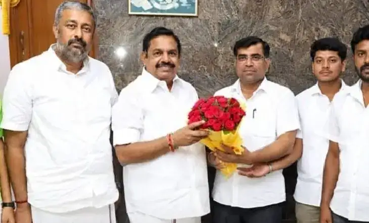 தமிழக வெற்றிக் கழக நிர்வாகி பன்னீர்செல்வம் அதிமுகவில் இணைதல்