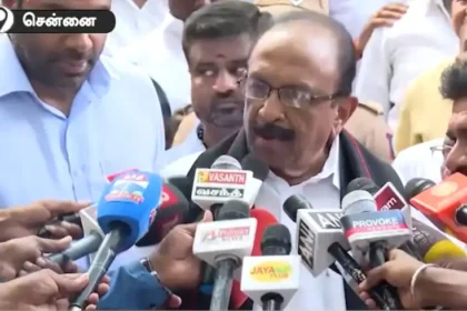 மதிமுக பொதுச் செயலாளர் வைகோ செய்தியாளர்களிடம் பேசுகிறார்