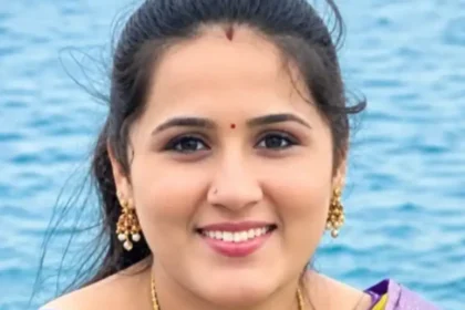 தற்கொலை செய்துகொண்ட அகிலாவின் குடும்பத்தினர்