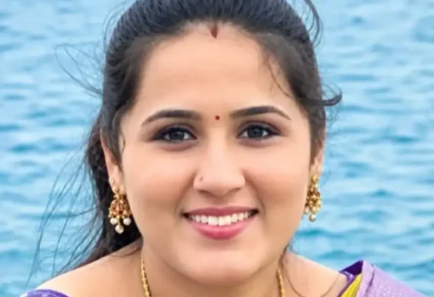 தற்கொலை செய்துகொண்ட அகிலாவின் குடும்பத்தினர்