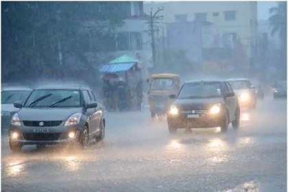 சென்னையில் கனமழை காரணமாக தேங்கியுள்ள மழைநீர்