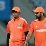 ராகுல் டிராவிட் மற்றும் ஹர்திக் பாண்டியா கிரிக்கெட் மைதானத்தில்