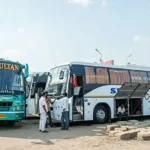 போக்குவரத்துத் துறை அதிகாரிகள் ஆம்னி பேருந்துகளை ஆய்வு செய்தல்